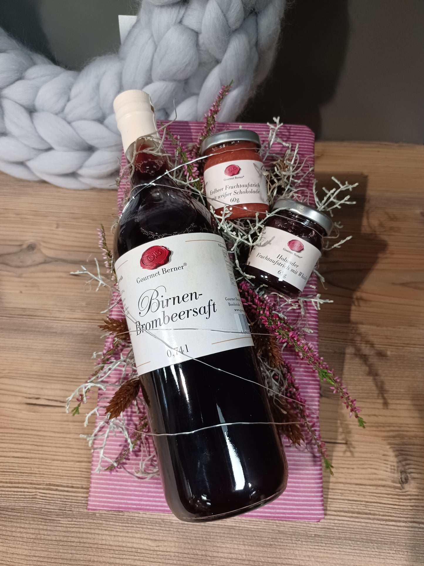 Frühstücks - Saft + 2 mal Fruchtaufstrich